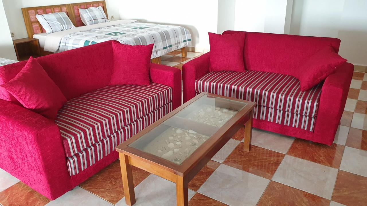 Omah Laut Bondo Jepara - By The Beach, Direct View Of The Sea, Great Base For Water Sports Margokerto Exterior photo